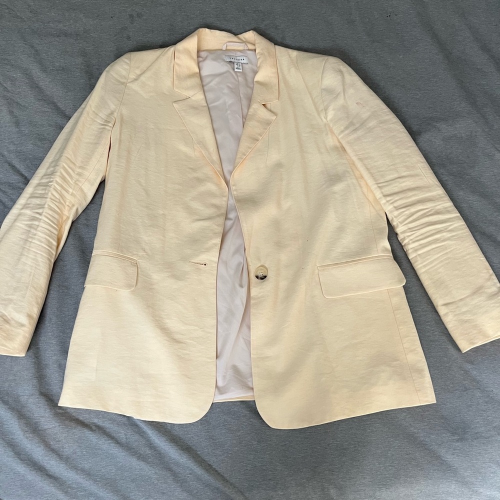 ADORABLE BEIGE TOP SHOP BLAZER FOR SALE!! 🌸🌸🌸